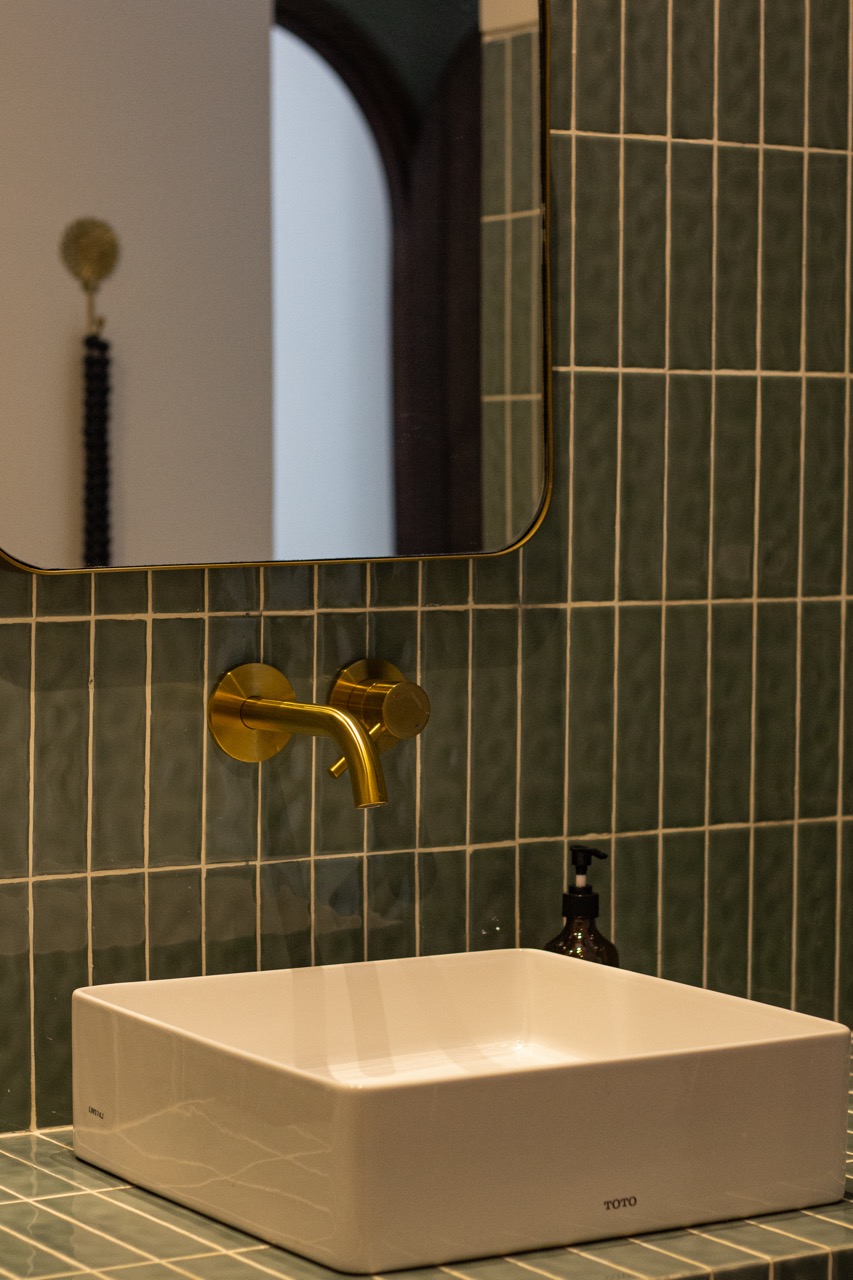 Villa Cactus Green Bathroom Sink